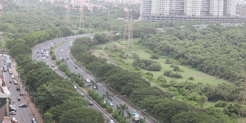The Palm Beach Road area is one of the poshest areas in the vicinity and is filled with hotspots