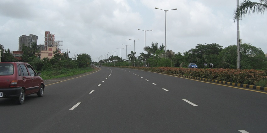 Places to visit in Navi Mumbai for couples include Palm Beach Road, with waterfront views ideal for romantic drives.