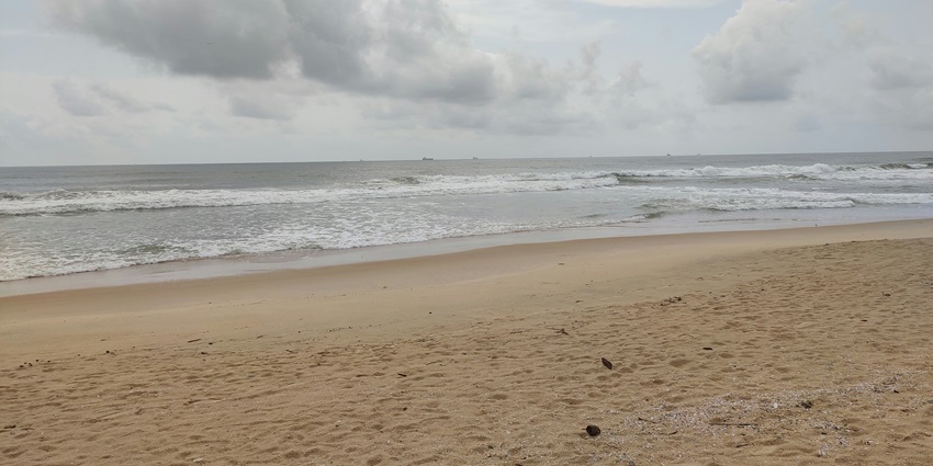 A view of the Panambur Beach, one of the best places to visit in Mangalore for couples.