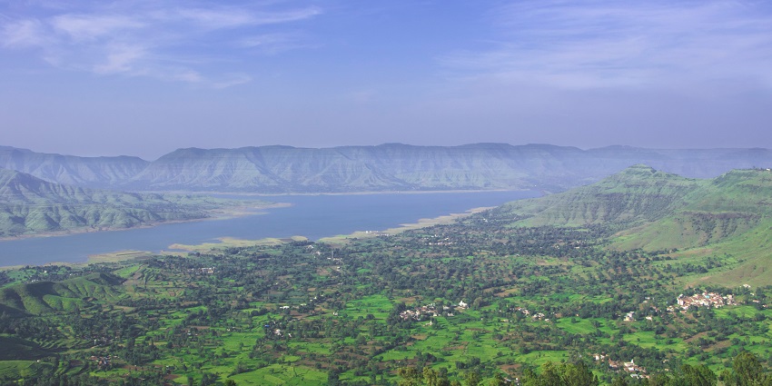 Panchgani, is among the top places to visit in May in Maharashtra with lush natural beauty.