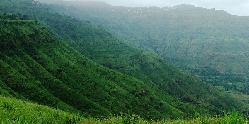 A panoramic view of the Panchgani hills, a popular hill station near Kolhapur