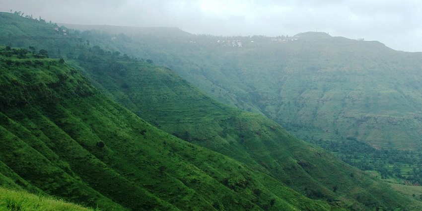 Panchgani hill view with lush green valleys, plateaus, and distant mountain backdrop