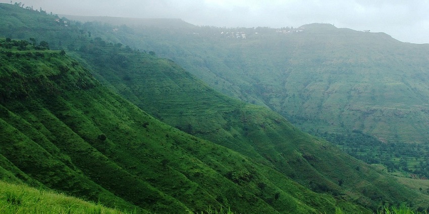 Panchgani hills is one of the best places to visit in Dhule, for all nature lovers
