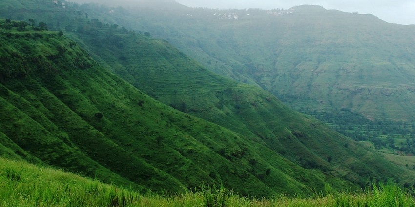 Panchgani Hill, surrounded by lush green hills, offers spectacular views to visitors