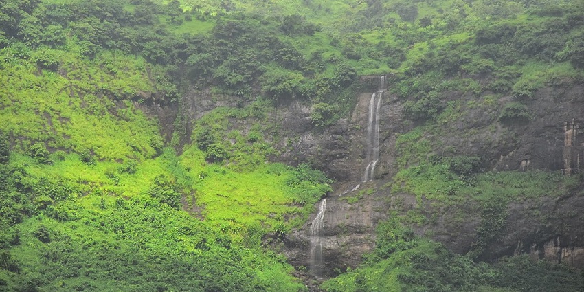 A view of the Pandavkada Waterfall in Kharghar, a famous place near Belapur Fort.