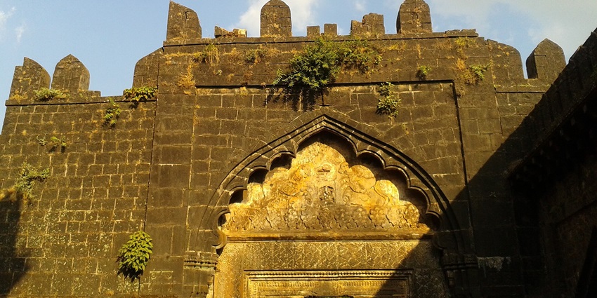 Majestic hilltop fortress showcasing historical architecture and breathtaking views