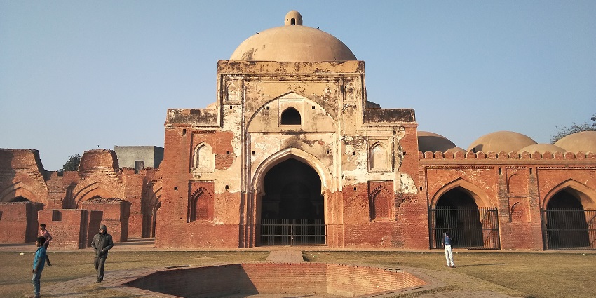 Babari Masjid in Panipat is one of the top tourist attractions near the Mojoland Water Park