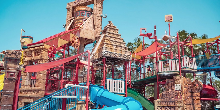 Panoramic Resort is one of the best water parks in Navi Mumbai offering fun slides.