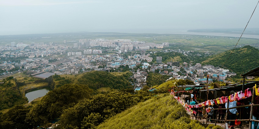 A lush green picture of Panvel which shows the beautiful surroundings and city buildings.