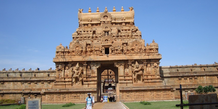 Papanasanathar Temple in Papanasam, is dedicated to lord Shiva.