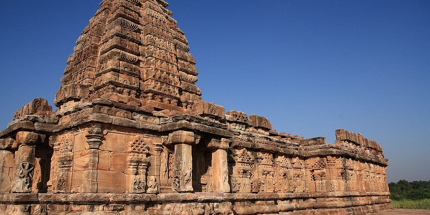 Papanatha Temple is one of the famous tourist places in Pattadakal, with its Dravidian-Nagara styles