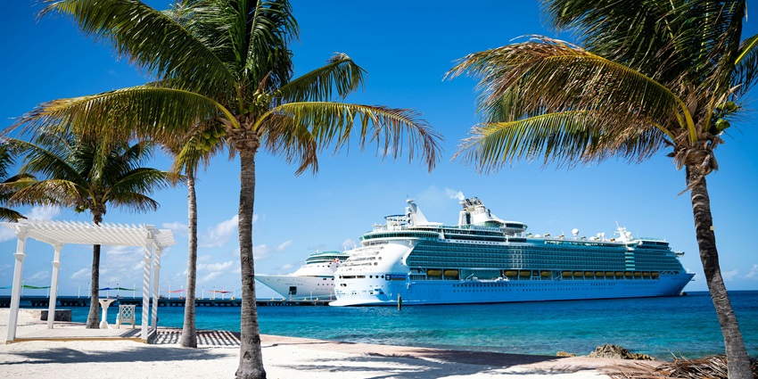 Paradise Parties Bali offers a cruise party in Bali with DJs, dance, and lively vibes.