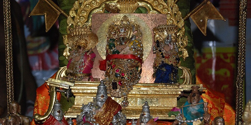 An image showing famous Parakala Mutt temple whichis an important Navagraha temple in Chennai