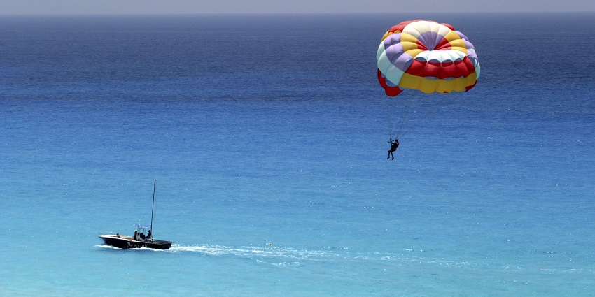 Parasailing and paragliding over the seawater is one of the most thrilling things to try.