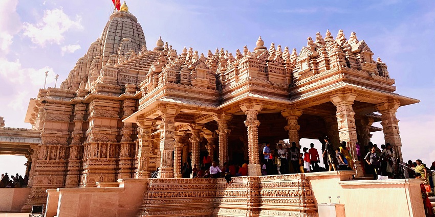 Parasnath Jain Temple, Solapur - one of the best Jain temples in Maharashtra