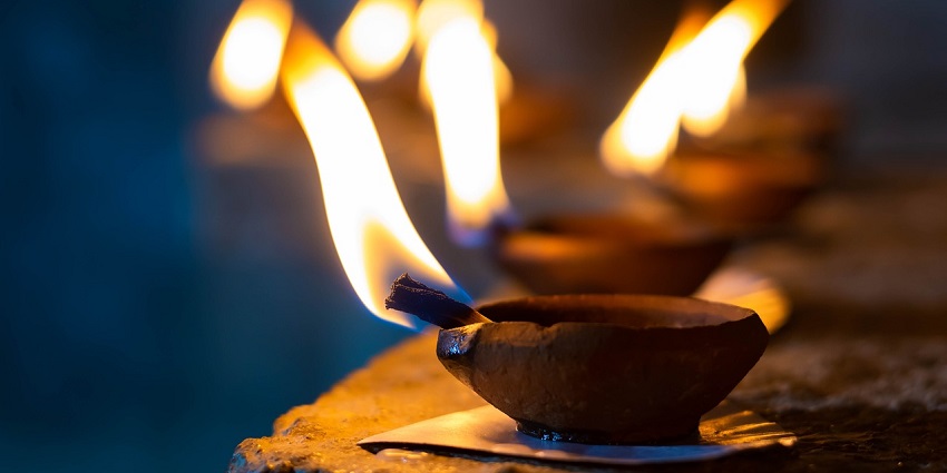 Thousands of oil diyas are lit during the Lakshadeepotsava festival, one of the best things to see in Dharmasthala.