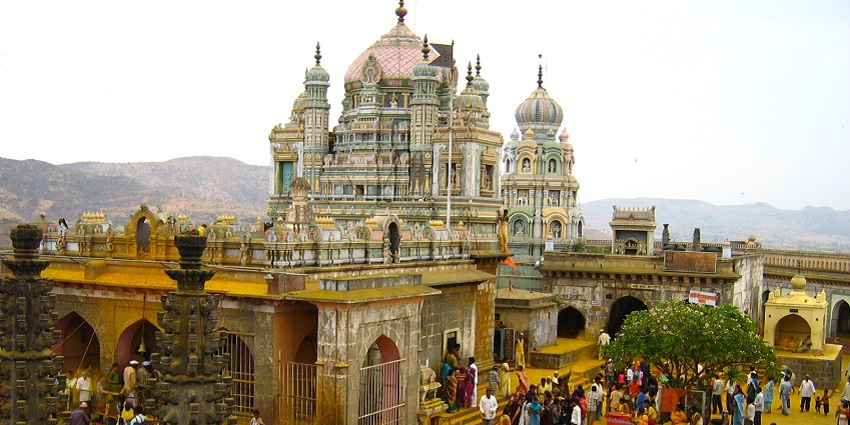  This festival is the star charm ofJejuri temple especially during the festive season