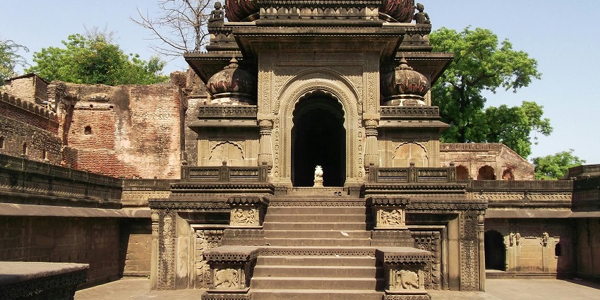 An image of Pateshwar Temple which is one of the famous temples in Satara, Maharashtra.