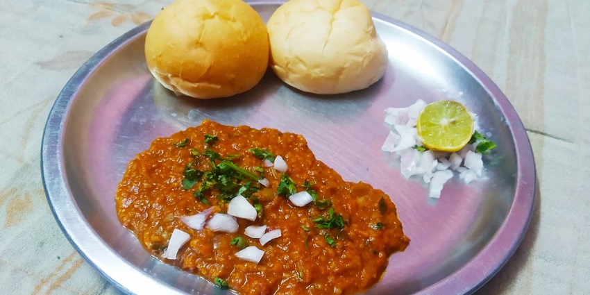 Pav Bhaji is one of the best street food in Faridabad with flavours, perfect and yummy dish