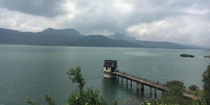 A picture of Pavana Lake which is one of the best places to visit near Alandi for boat riding.