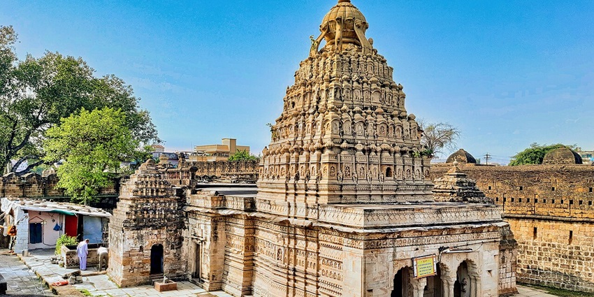 Ancient Anchaleshwar Mahadev Temple within Gond Fort, finely carved stone arc