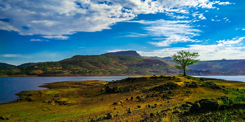 Pawna Lake is one of the best places to visit in Lonavala in monsoon for sunset views.