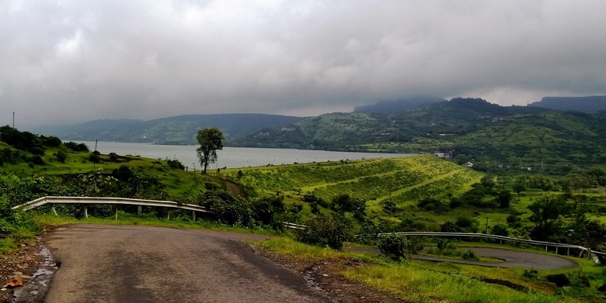 A picture of Pawna Lake, which is a very popular winter destination near Pune.