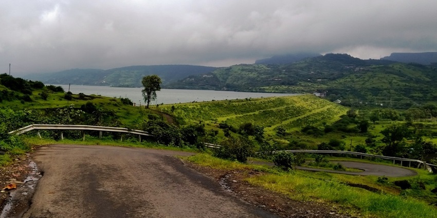 Pawna Dam, surrounded by scenic hills, a popular destination near Tung Fort.