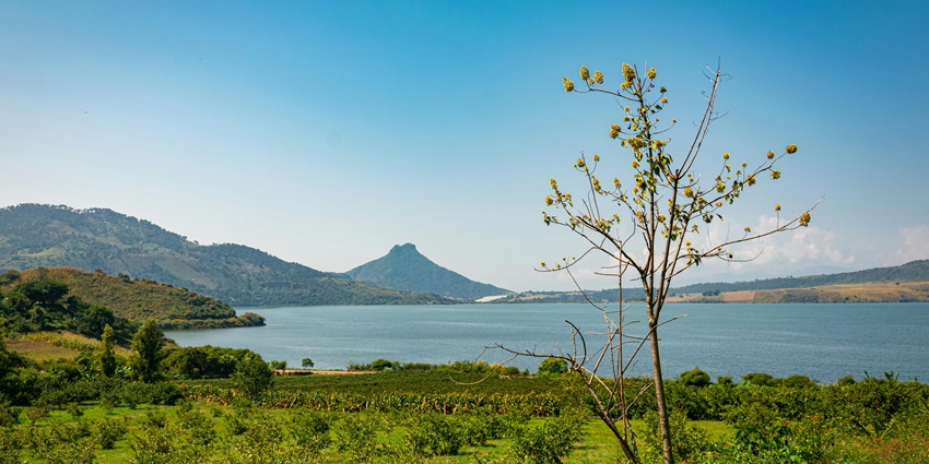 A picture of serene Pawna Lake, one of the picturesque places to visit near Mulshi.