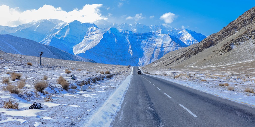 Penzi La Pass is one of the most beautiful routes to explore near Rangdum Monastery.