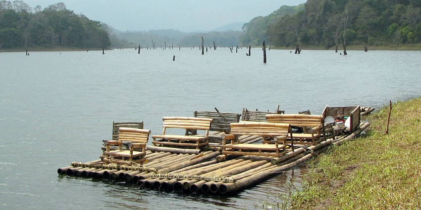 A beautiful river inside the Periyar Wildlife Sanctuary in Salem near Tiruchengode temple.