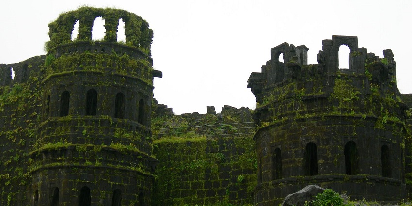 Peth Fort is a historic hilltop fort offering several trekking options to visitors.