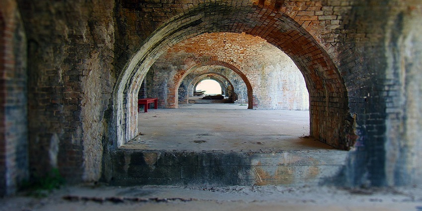 Peth fort is an ancient marvel that is surrounded by green hills and scenic views.