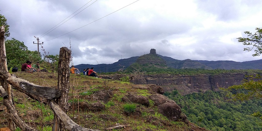 Kothaligad Fort, one of the best places near Songiri Fort, with its ancient stone structure set