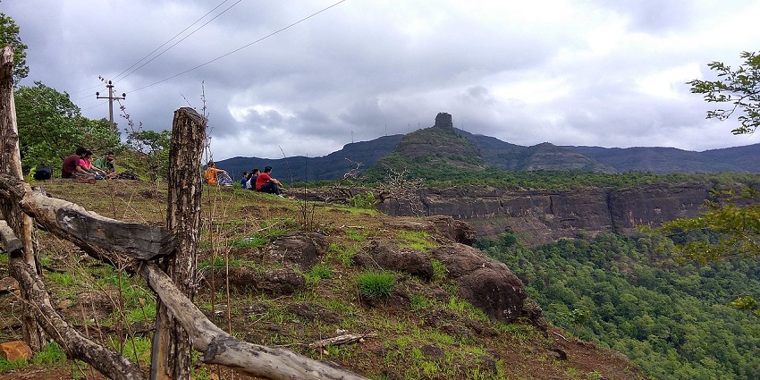 Peth Fort is one of the most challenging due to its rugged and difficult hiking trails.