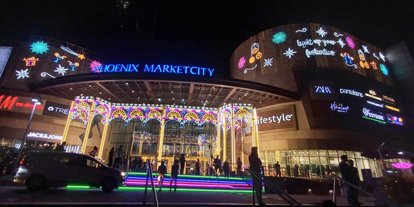 Phoenix Marketcity Mall showcasing shops, dining, and entertainment options.