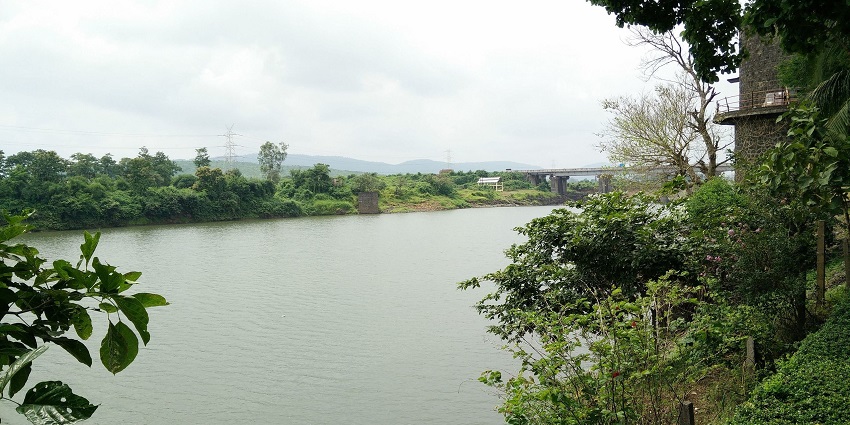 Palghar Fort offers stunning views and scenic photography opportunities.