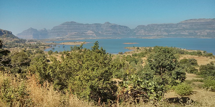 Scenic view of Pimpalgaon Joge, a tourist spot near the largest waterfalls in Maharashtra.