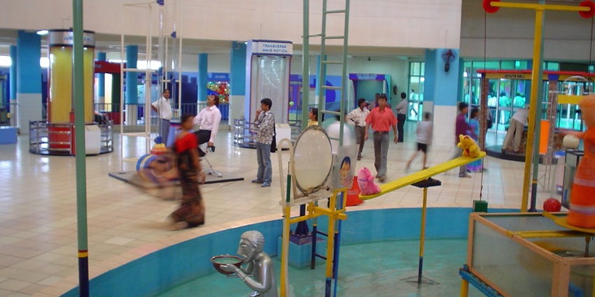Pimpri-Chinchwad Science Park ignites curiosity through interactive science exhibits and activities.