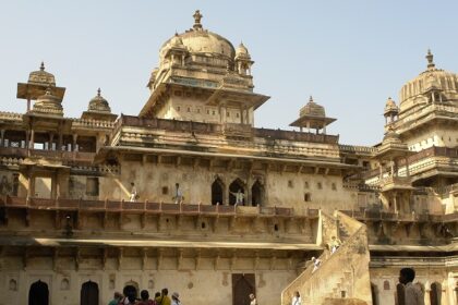 An image of a scenic view of Jahangir Mahal, Orchha, Madhya Pradesh, India.