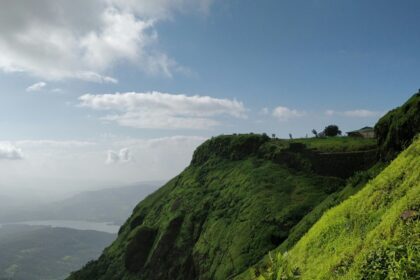 A glimpse of the majestic peaks adorned with lush greenery vegetation in Maharashtra.