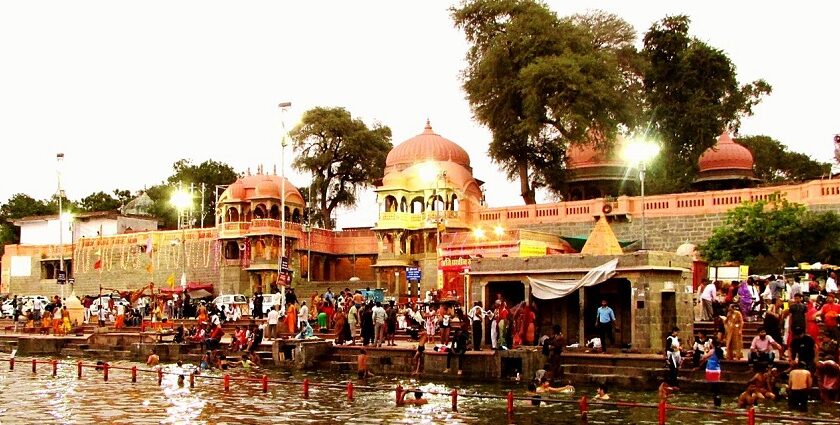 A view of thousands of people gathered in Ujjain on the occasion of Akshaya Tritiya.