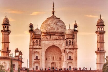 A glimpse of Bibi Maqbara - one of the places to visit near Aurangabad within 100 km.