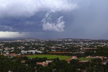 A sky view of the Hubli city.