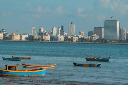 A picture of the most famous Juhu Beach captured during the most serene sunsets ever.