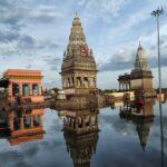 A picture of the Bhakt Pundhalik Temple, Pandharpur entrance with its intricate architecture.