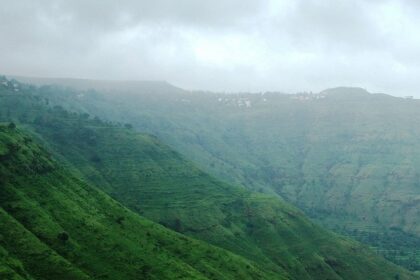 An image of a hill station, one of the most beautiful places to visit near Pune in monsoon