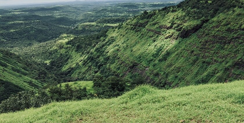 Places to visit in Igatpuri are known for nature, adventure, and spiritual retreats.