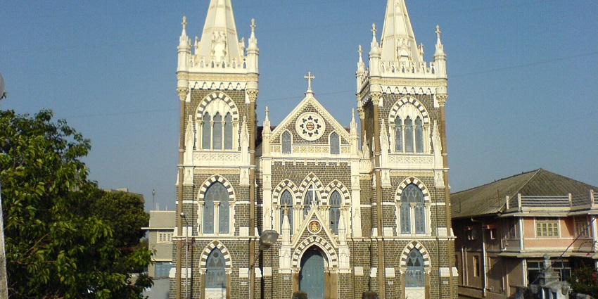 Poinsur Church boasts stunning architecture which is one of the best places to Visit in Kandivali