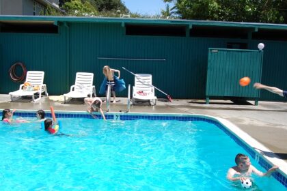 Pool party in Faridabad combines facilities of dining and entertainment.